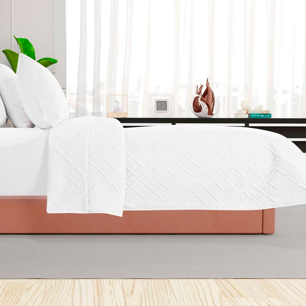 Colcha Individual Blanca 1.50 x 2.25 mts.